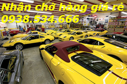 Garage của Phil và Martha Bachman ngập tràn Ferrari và đa số có màu vàng.